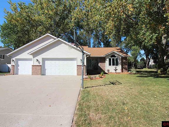 2nd image of 320 Heron Dr