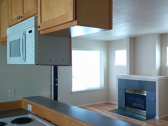 4th image of 1219 6th Ave N APT 205