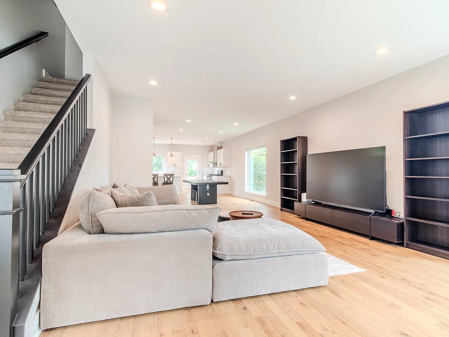 2 bed, 2.5 bath, 1834 sqft, $3,500 — Photo 4