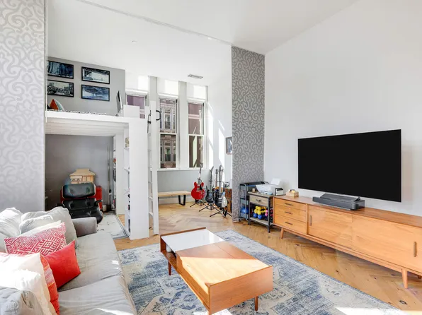 220 West 148th Street 3K image 2 of 16