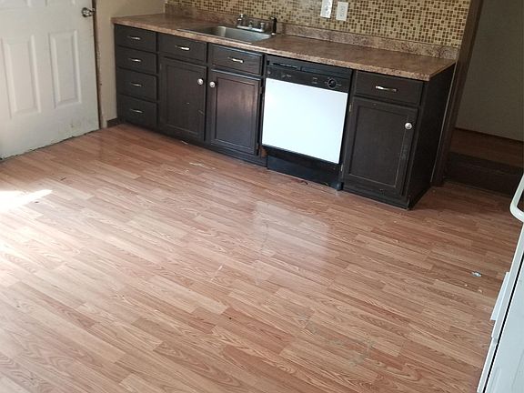 2nd image of 807 Forest St APT 2