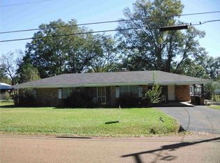 108 Saint Paul St, Carthage, MS 39051