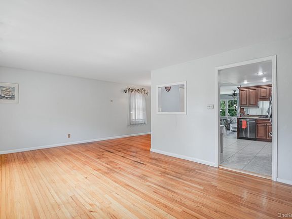 4th image of 8 Hampton Road
