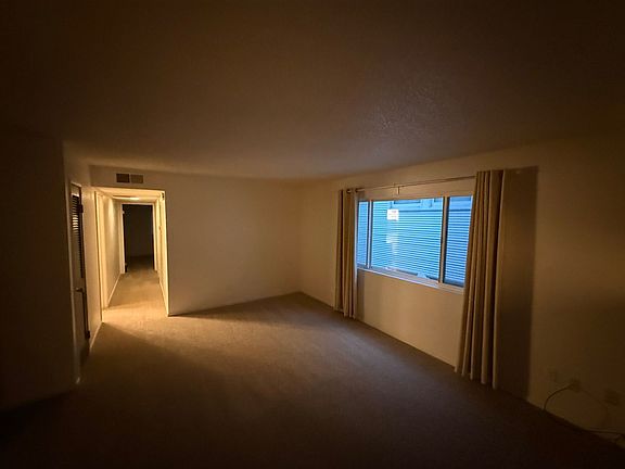 4th image of 2824 I St APT 4