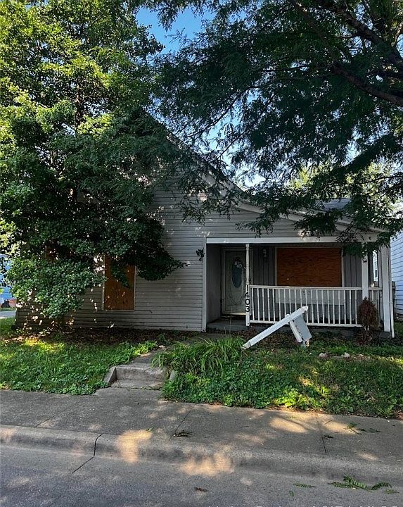 2nd image of 1403 Locust Street