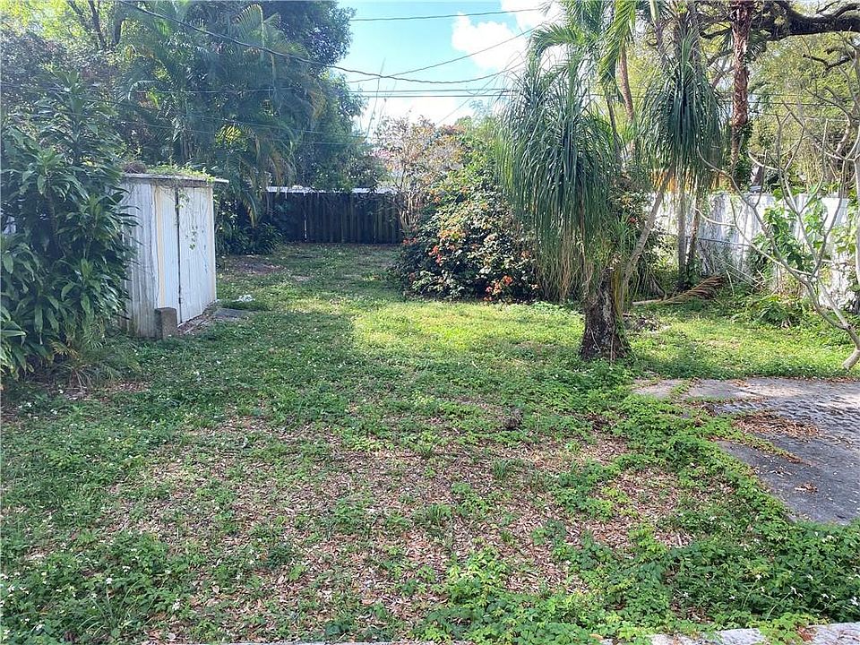 1st image of 820 SW 16th Court