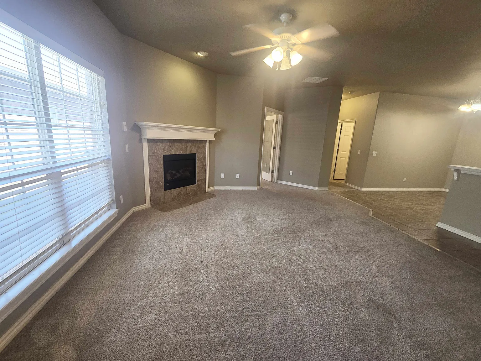 3 bed, 1410 sqft, $1,600 — Photo 2