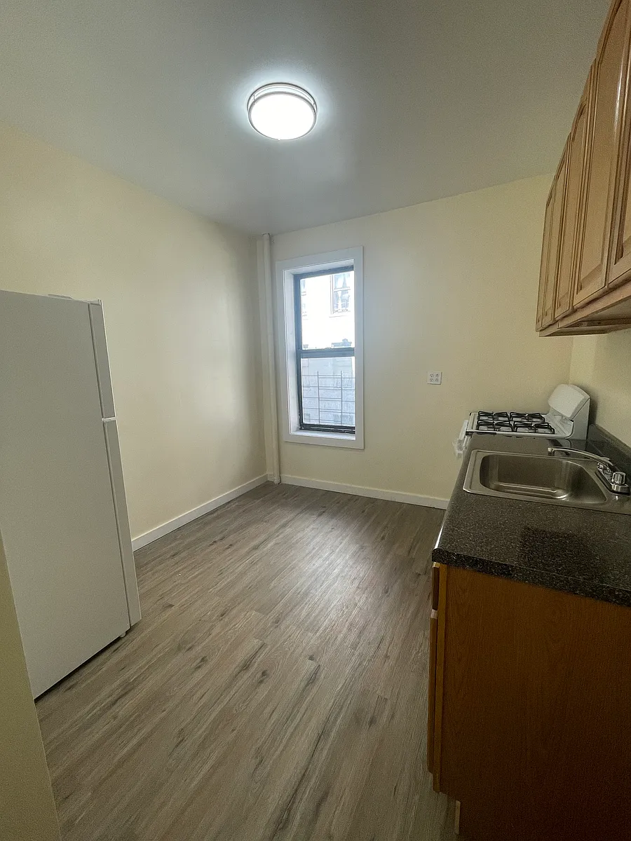 Building Photo - 322 Linden Blvd #5B