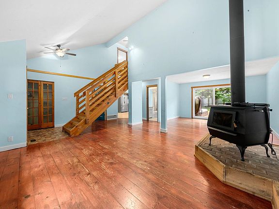 3rd image of 38260 Westway Ave