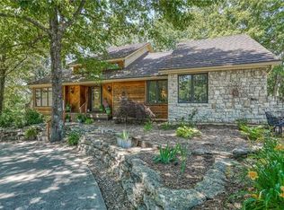 5283 NE Ash Grove Ct, Lees Summit, MO 64064