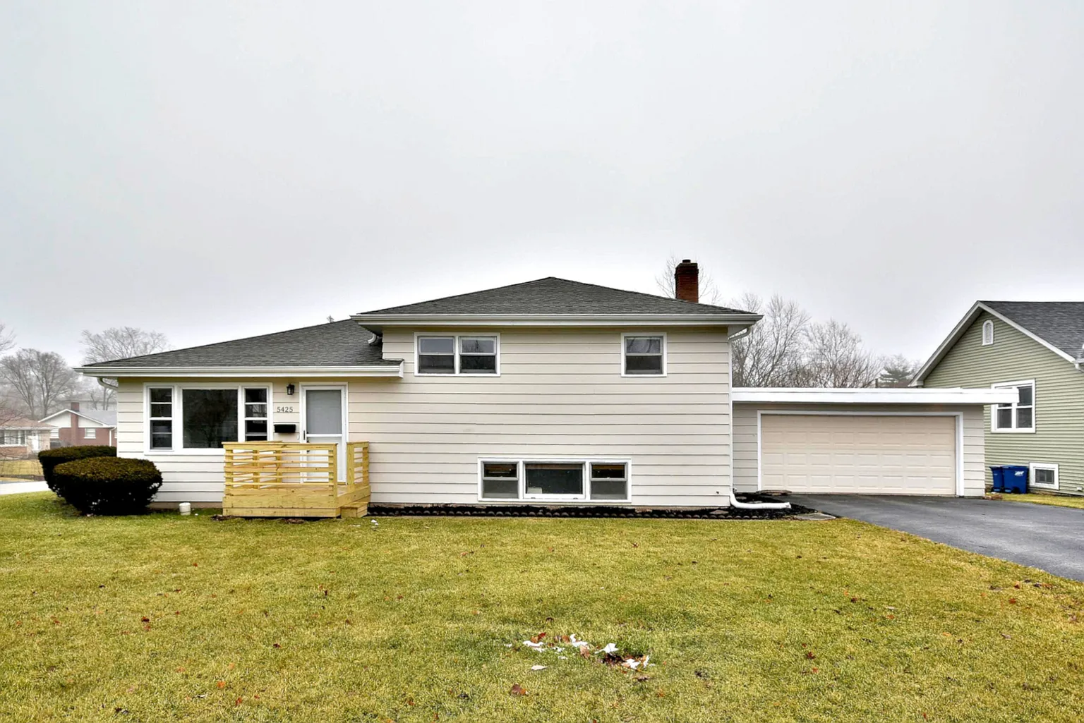 5425 Cumnor Rd photo 1