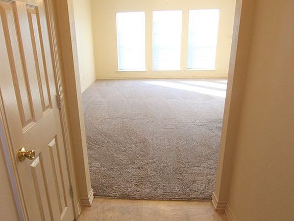 3rd image of 326 Village Ct