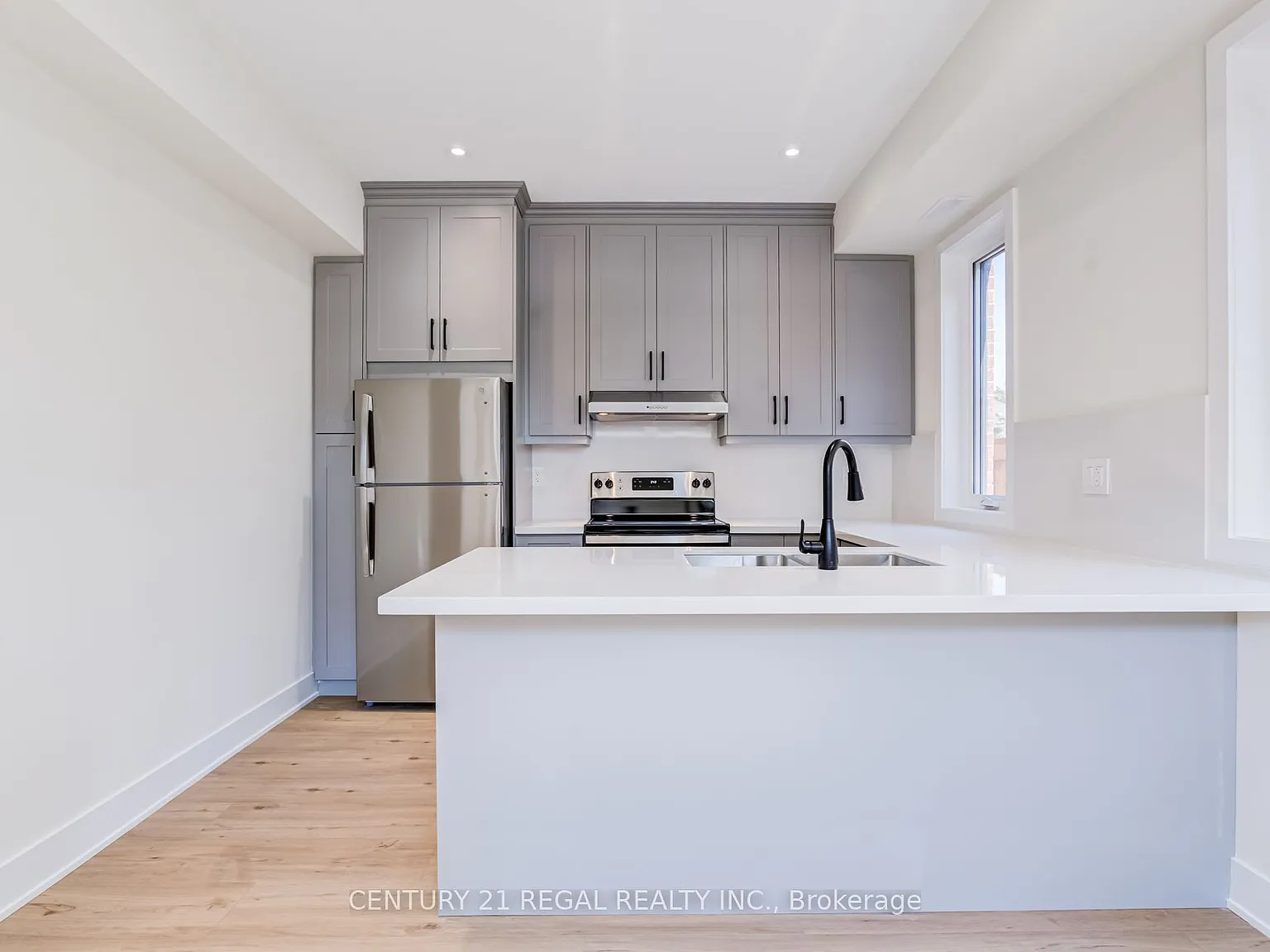 3 bed, $3,900 — Photo 2