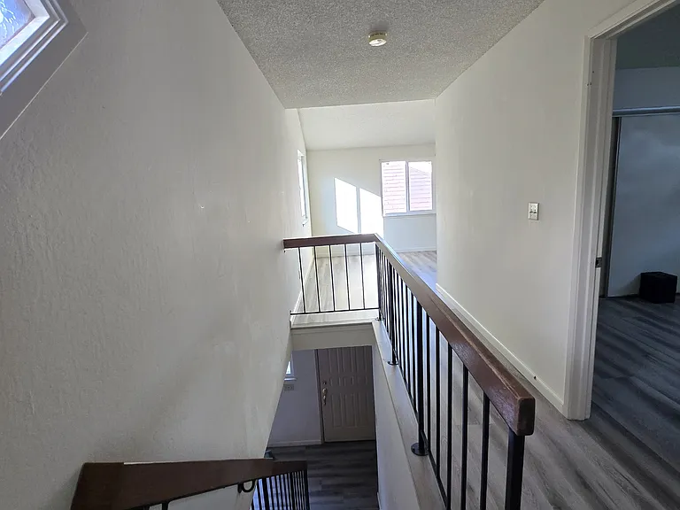 2595 Mabury Sq — Photo 15