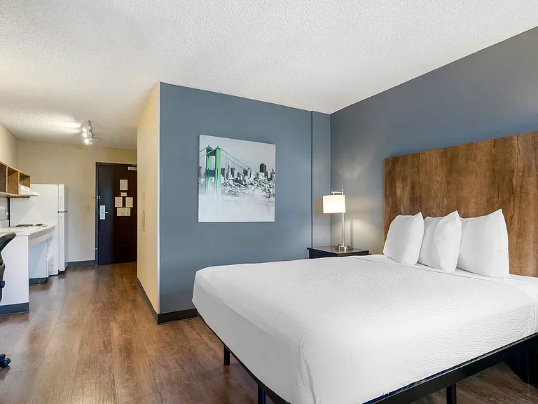 Studio Suite - 1 Queen Bed