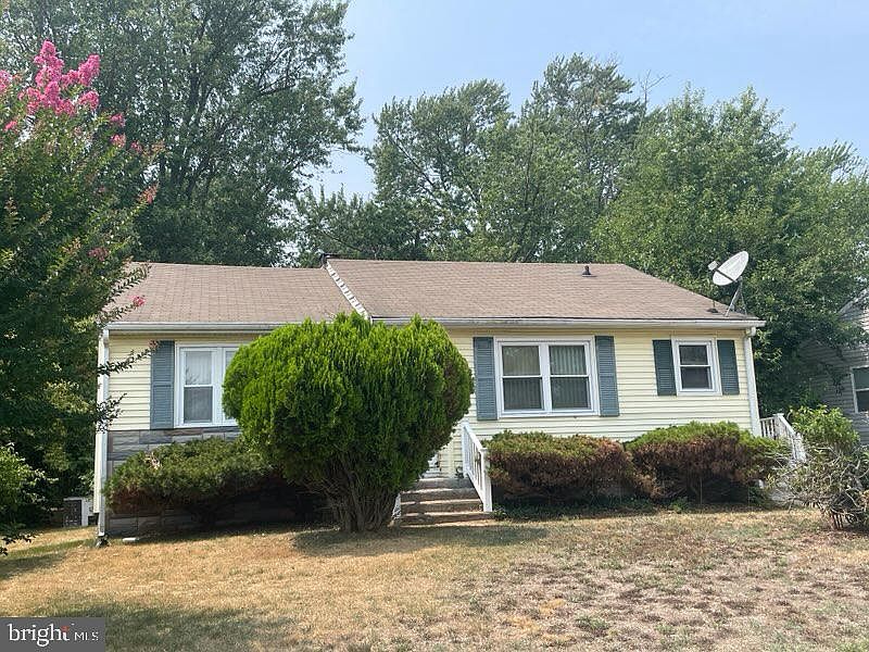 1st image of 3 Dogwood Dr