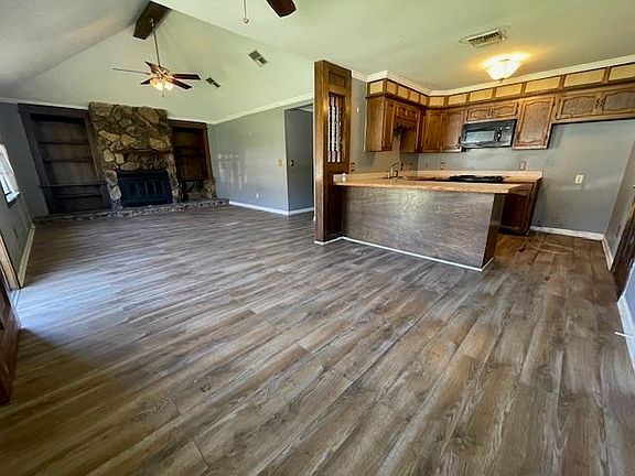 4th image of 1006 Florence Ct