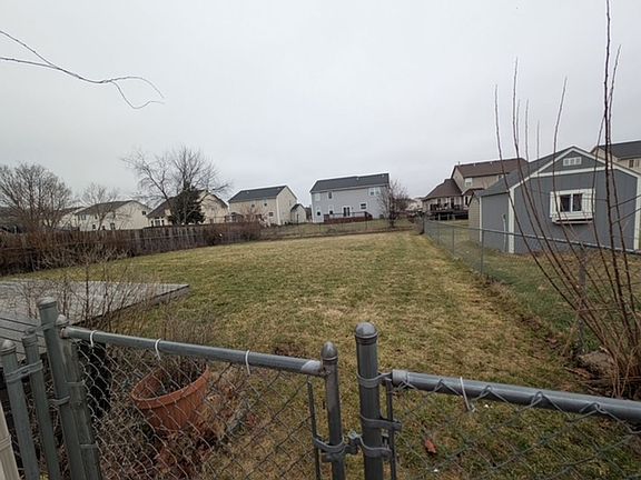 3rd image of 7165 Maplelawn Dr