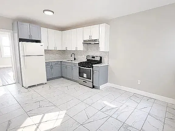 3 bed, $2,250 — Photo 2