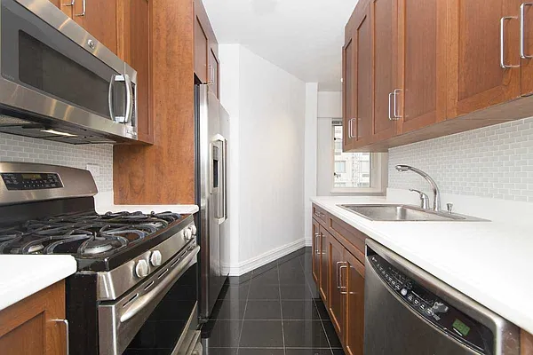 Rented by Town Residential | media 22