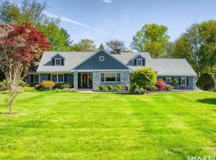94 Fennbrook Dr, Hamden, CT 06517