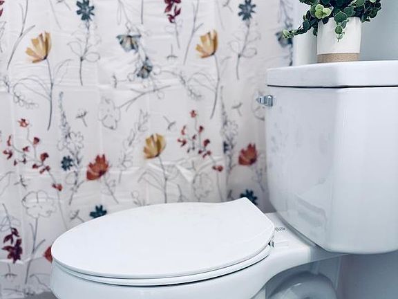 4th image of 2016 Hobbs Rd SE APT 1