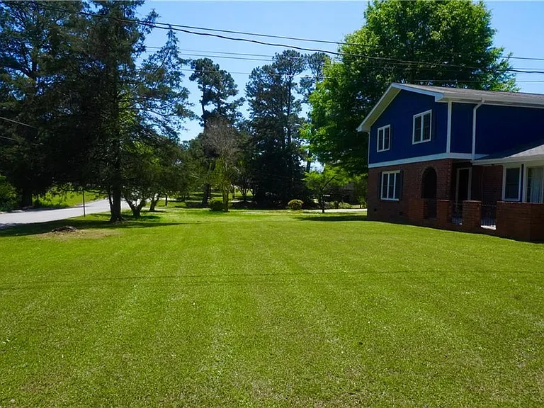 2421 Fieldstone Dr SE — Photo 2