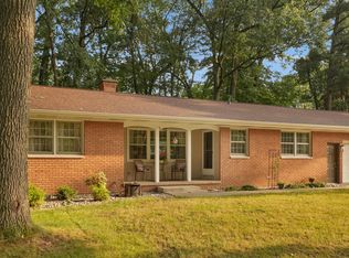 835 E Fennwood Cir, Muskegon, MI 49445