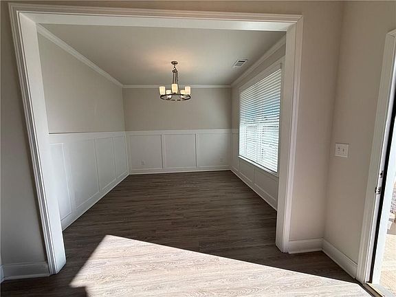 5th image of 7327 Rocklin Ln