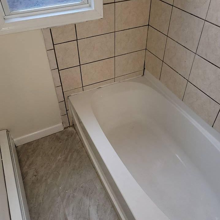 Apt#1 3 bedrooms_Picture 1