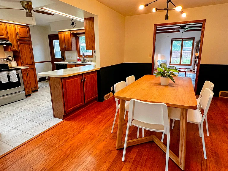 228 W Lexington Blvd — Photo 8