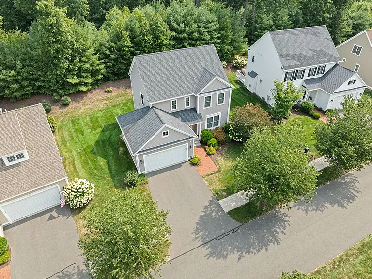 21 Carson Way — Photo 32