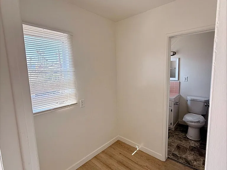 139-143 N Mariposa Ave #139-8 — Photo 5