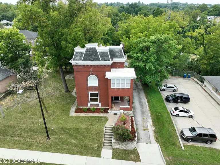 309 W Dunklin St #B — Photo 2