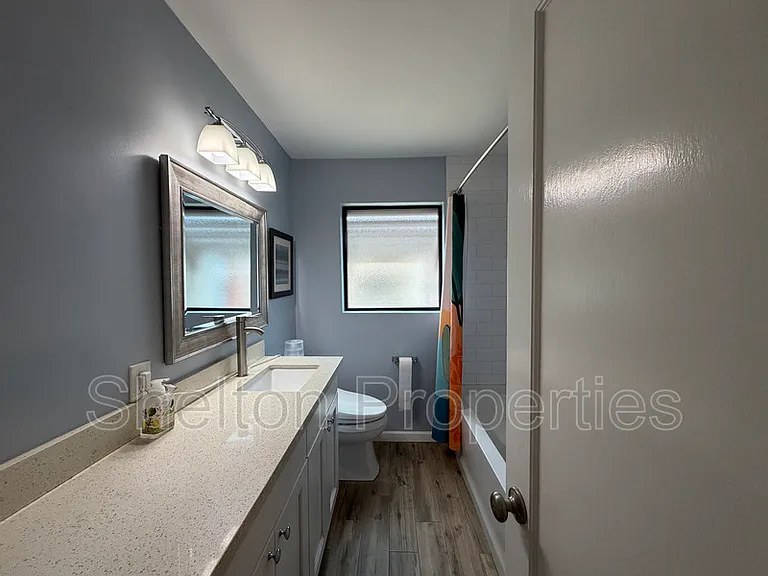 2514 E Fairmount Ave — Photo 21