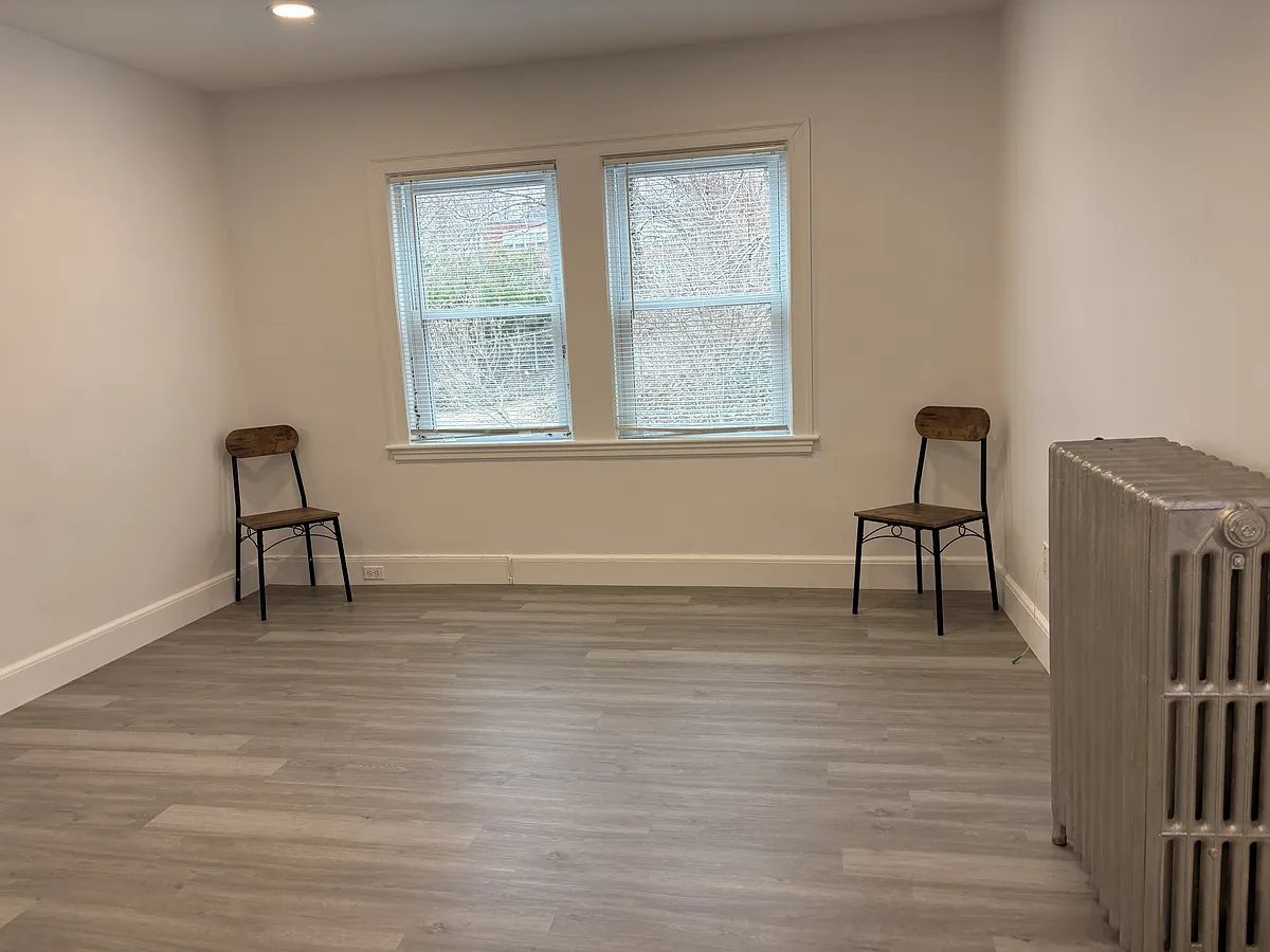 Building Photo - 24 Oak Knl