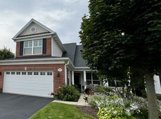 1057 Broadmoor Dr, Elgin, IL 60124