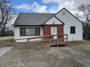 401 Swift Ave, Cresbard, SD 57435