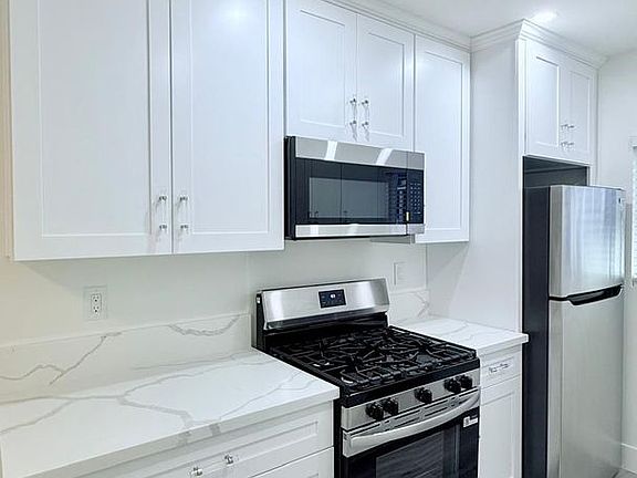 5th image of 4115 Palmwood Dr APT 5