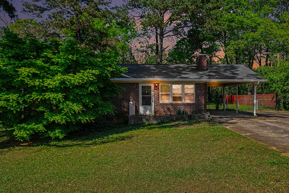 Building Photo - 3670 Goodwin Rd