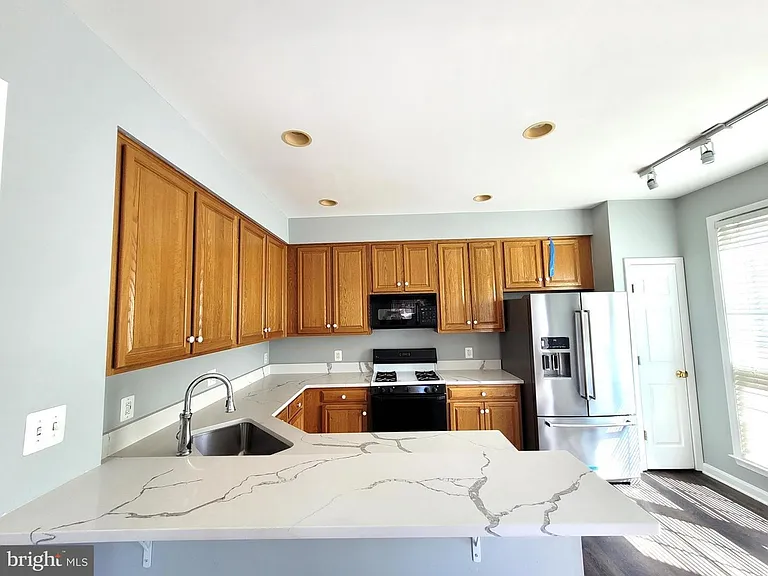 6012 Ricketts Walk — Photo 8