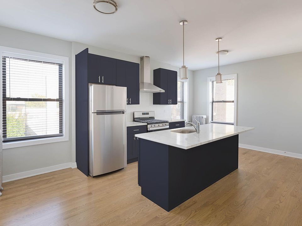 1st image of 2520 W Montrose Ave #2A