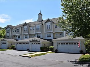 314 Viewpoint Ter, Peekskill, NY 10566