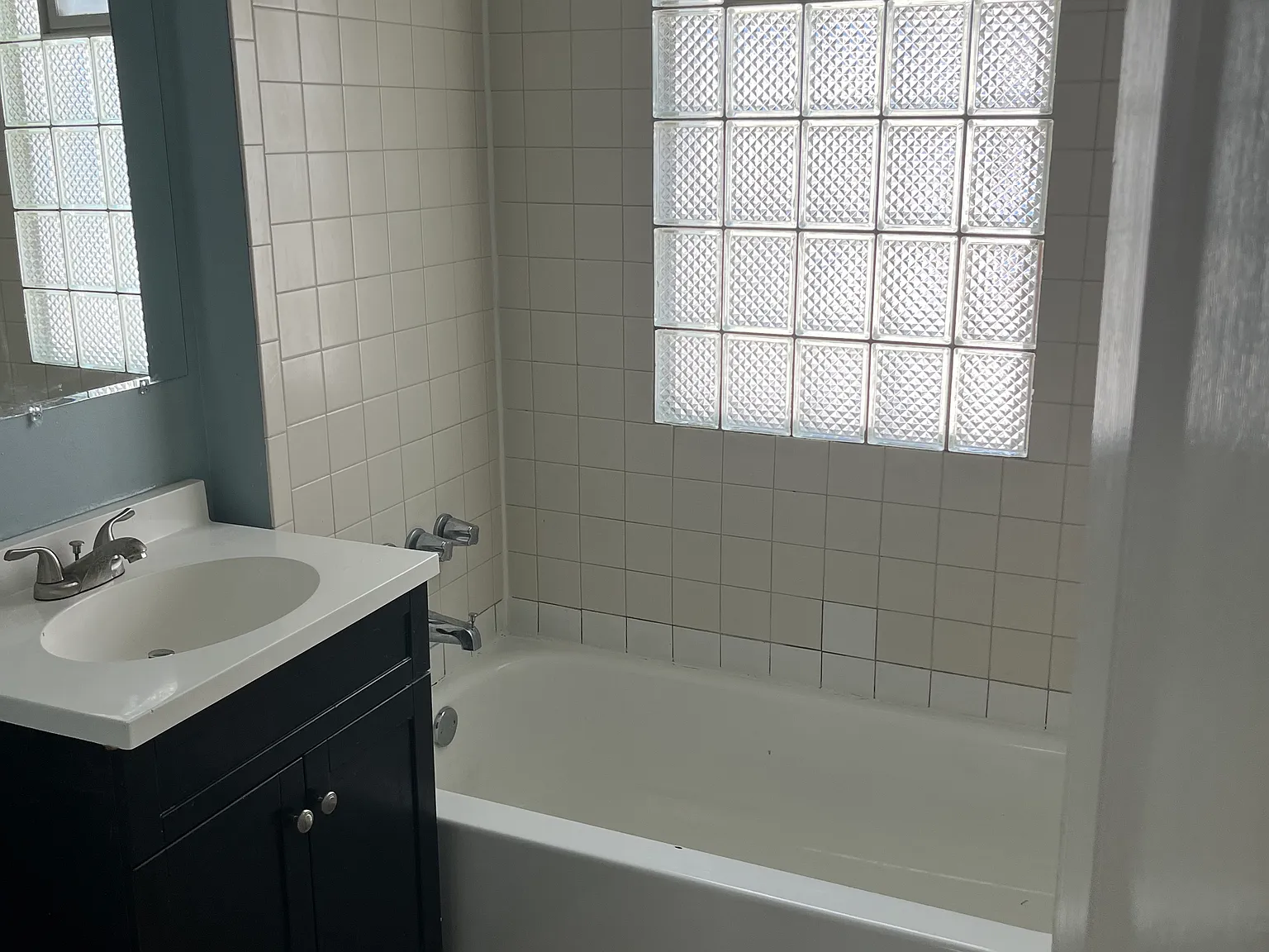 2 bed, $1,200 — Photo 3