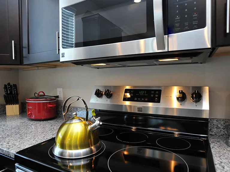 1218 E Blacklidge Dr — Photo 42