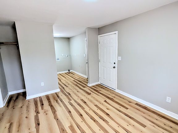 5th image of 4855 College St APT 7