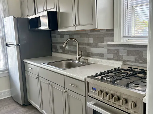 (undisclosed Address), Glens Falls, NY 12801