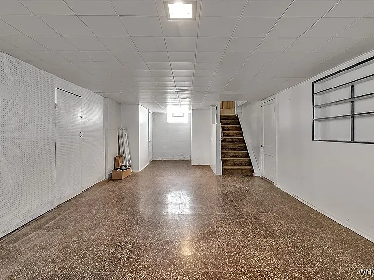 157 Royal Pkwy W — Photo 13