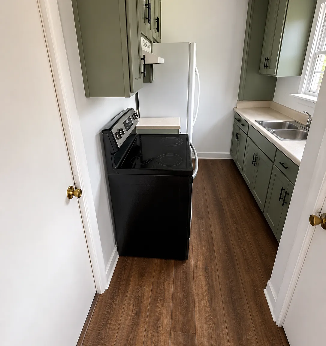 3 bed, 1020 sqft, $1,700 — Photo 3