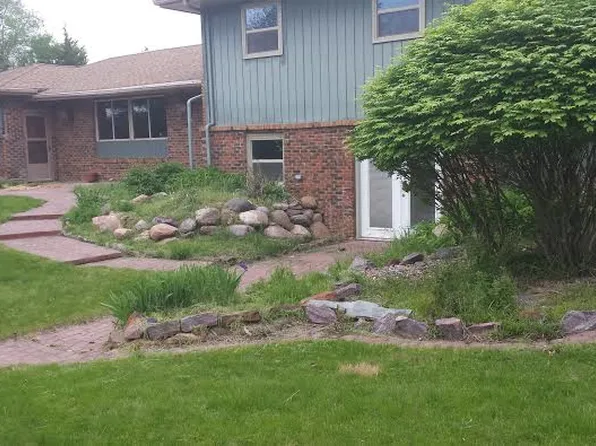 236 Drees Dr, Yankton, SD 57078